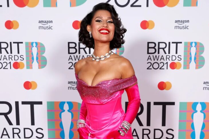 RAYE was the breakout winner at the 2024 Brit Awards, winning six important awards and breaking the previous record.