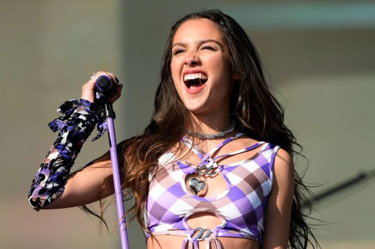 Olivia Rodrigo accidentally slipped into a hilariously awkward situation at a recent Guts World Tour concert.